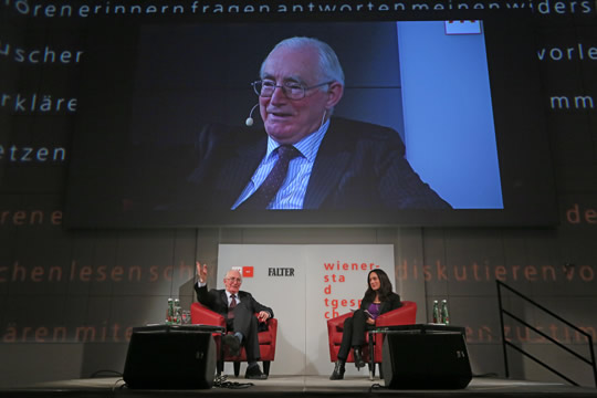 Sir Tony Atkinson im Gespräch mit Rosa Lyon