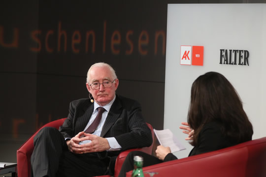 Sir Tony Atkinson im Gespräch mit Rosa Lyon