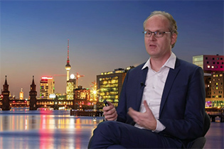 Sebastian Dullien im Gespräch mit Barbara Tóth