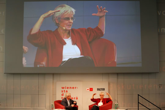 Ulrike Herrmann im Gespräch mit Peter Huemer, Foto: Christian Fischer