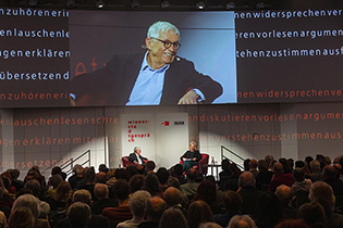 Peter Huemer im Gespräch mit Barbara Tóth, Foto: Christian Fischer