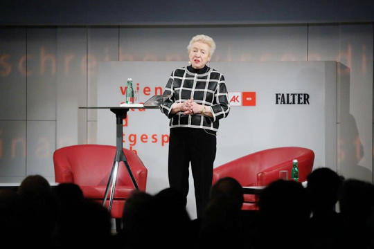 Dame Stephanie Shirley im Gespräch mit Rosa Lyon